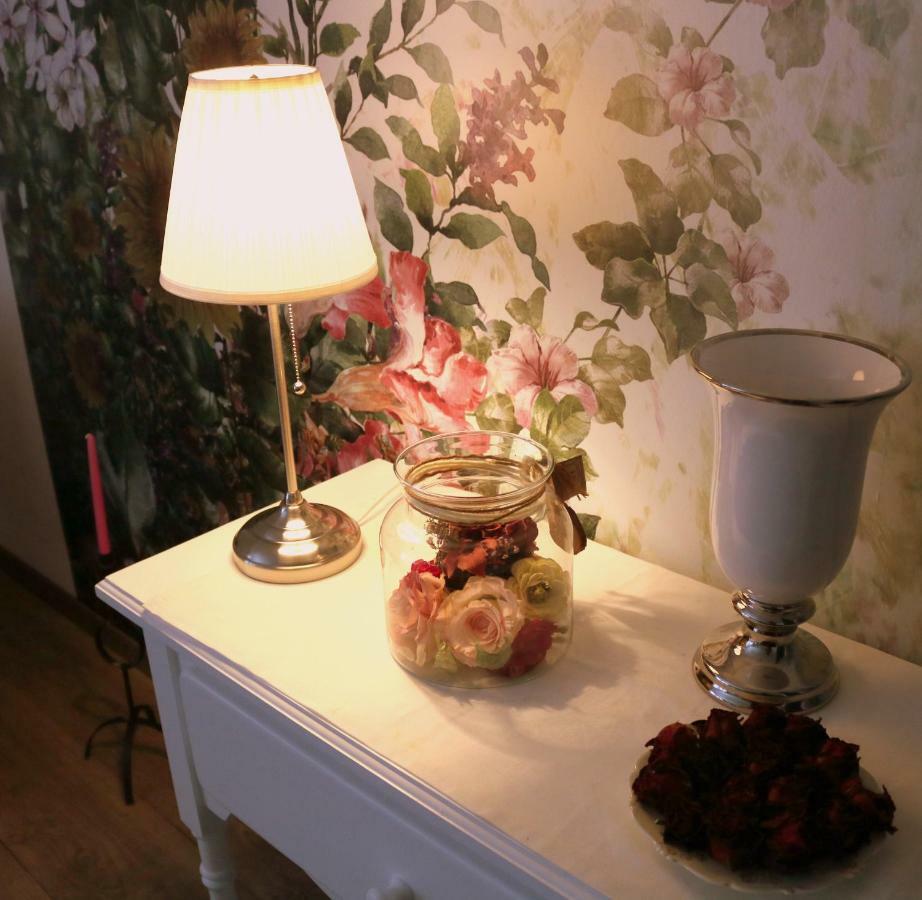 Soutterain - Wohnung Mit Senkgarten Weingarten  エクステリア 写真