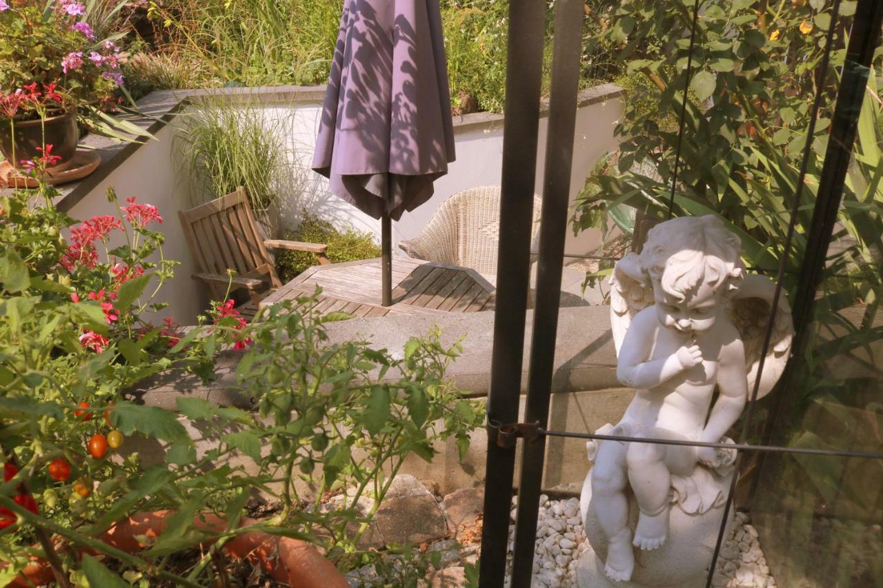 Soutterain - Wohnung Mit Senkgarten Weingarten  エクステリア 写真