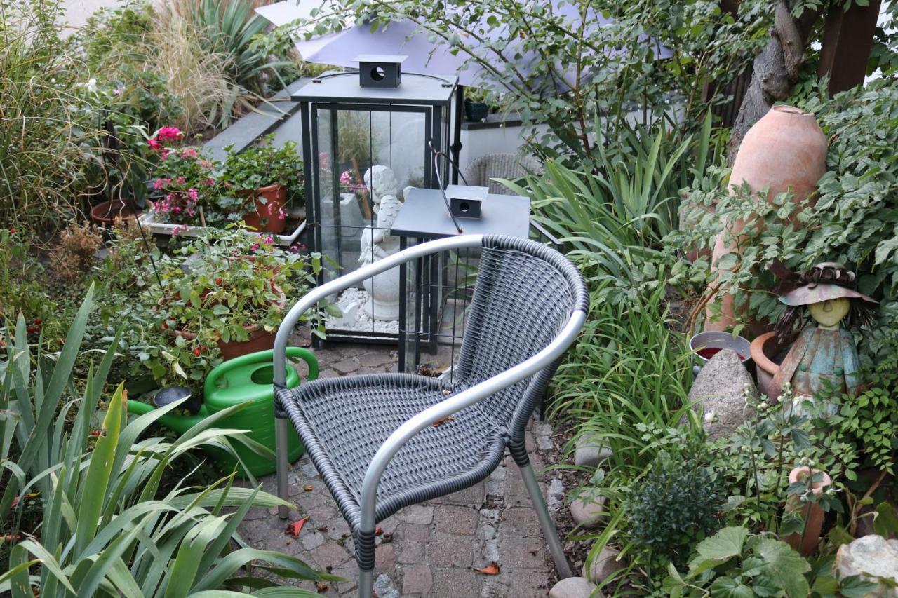 Soutterain - Wohnung Mit Senkgarten Weingarten  エクステリア 写真