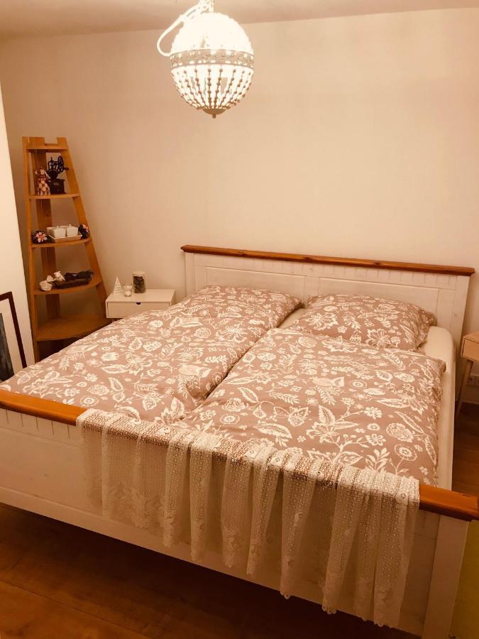 Soutterain - Wohnung Mit Senkgarten Weingarten  エクステリア 写真